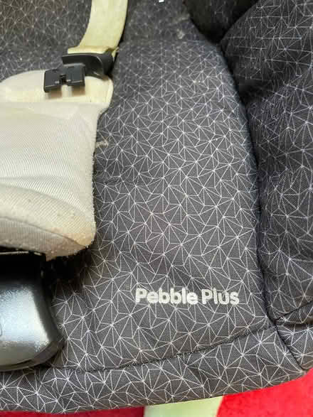 Photo of free Baby car seat with isofix (Abingdon OX14) #4