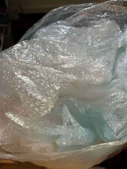 Photo of free Bubble wrap and packing chips (Surbiton KT6) #2