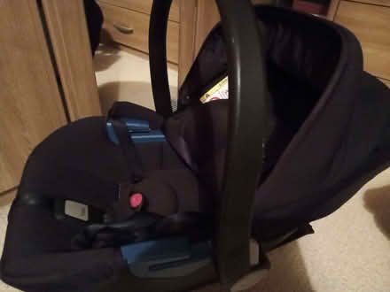 Photo of free Silver cross baby carrier/car seat and Simplifix base (Spotland Bridge OL12) #3