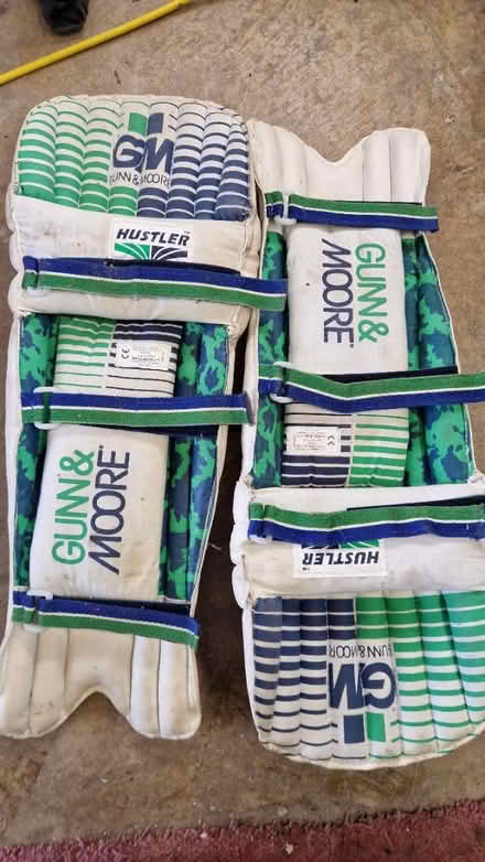 Photo of free Youth cricket pads (LU6 Dunstable) #2