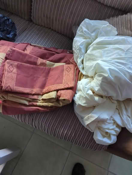 Photo of free Double duvet cover and 2 fitted sheets (Lower Penwortham PR1) #1