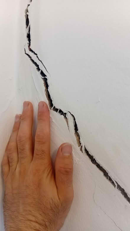 Photo of Filler for cracks in the walls (Upper oldfield park) #4