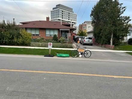 Photo of free Good bike curb (l5b) #1