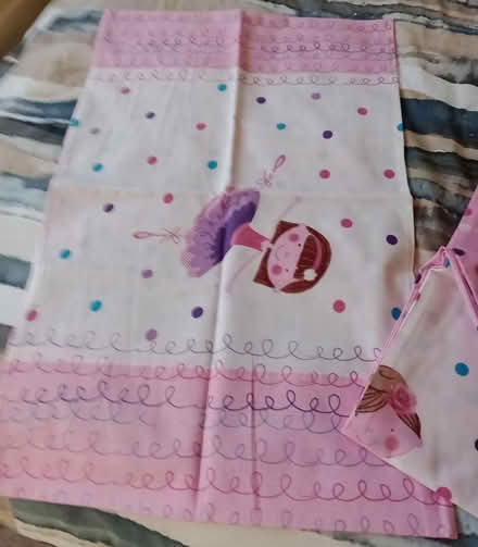 Photo of free Single bed size duvet cover and pillowslip (Lower Earley RG6) #1