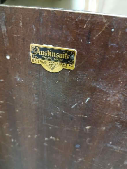 Photo of free Vintage Small cabinet for refurbishment or upcycling (Sidley TN40) #2