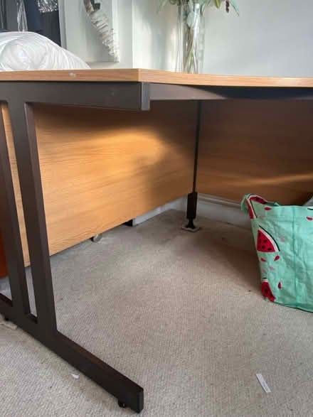 Photo of free Desk (cheltenham) #2