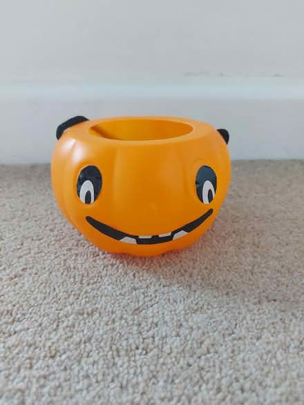 Photo of free Halloween basket (Cheam SM2) #1