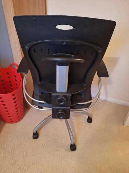 Photo of free Large, comfortable adjustable desk chair (Dronfield Woodhouse S18) #2