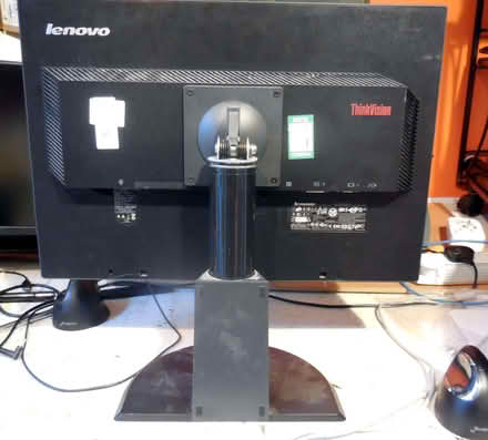 Photo of free Lenovo Widescreen LCD monitor - VGA, DVI and DP inputs (Stroud GL5) #3