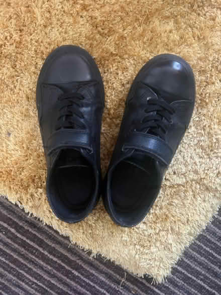 Photo of free kids shoes size 6 and 10 (DE21) #2