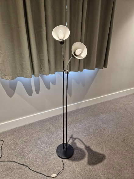 Photo of free Uplighter lamp, floor standing (Fleetville AL1) #1