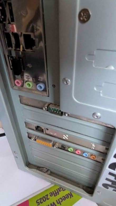 Photo of free Old pc - posts (Leagrave LU4) #4