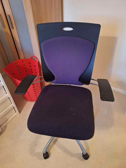 Photo of free Large, comfortable adjustable desk chair (Dronfield Woodhouse S18) #1
