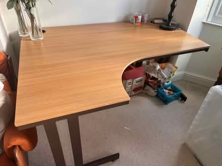 Photo of free Desk (cheltenham) #1