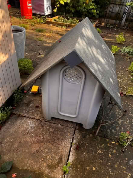 Photo of free Plastic dog cat kennel shelter (Spondon DE21) #1