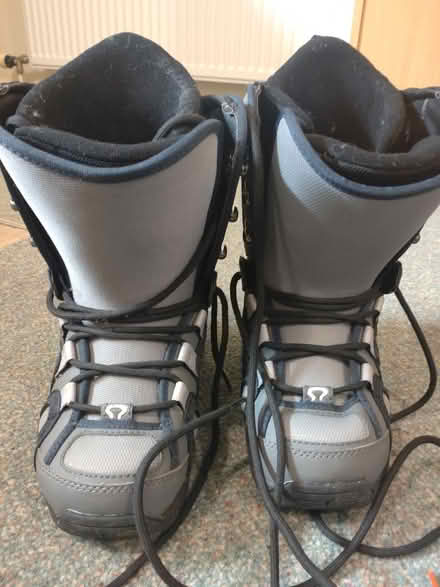 Photo of free Snowboard boots - size 6 (Wokingham RG41) #1
