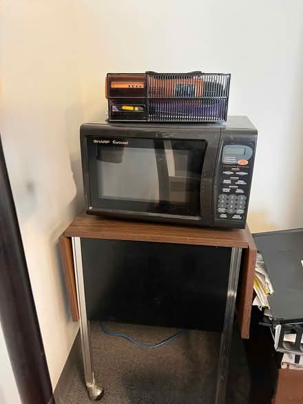 Photo of free Small working microwave (80 S Liberty St, Powell , Ohio) #1