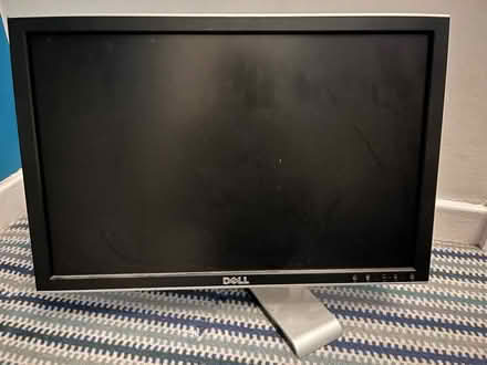 Photo of free Dell 18 inch monitor (Glasgow G44 Cathcart) #1
