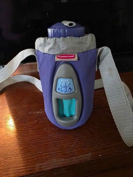 Photo of free drink bottle with cooler carry bag (SE highland park) #1