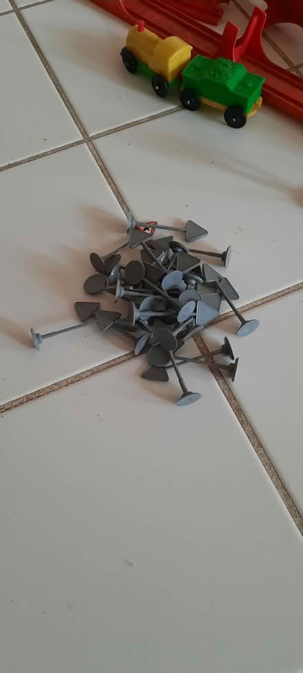 Photo of free Train tracks (Wallington SM6) #2