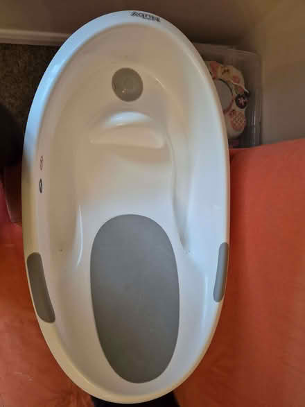 Photo of free Baby bath (Emmbrook RG41) #1