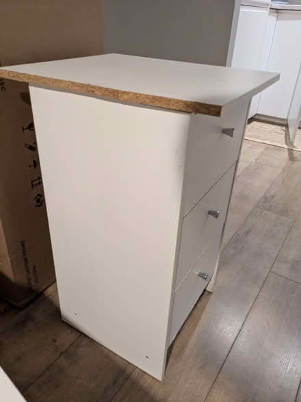 Photo of free White 3 drawers (islington N1) #3