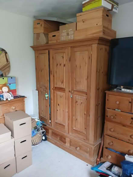 Photo of free Triple wardrobe (Oakridge, Basingstoke RG21) #1