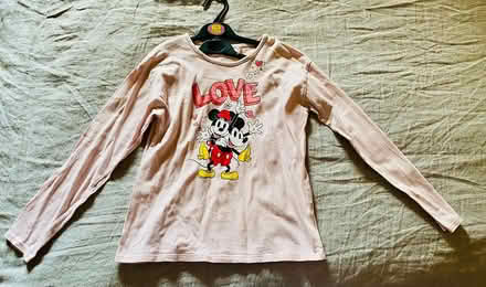 Photo of free Girls long sleeved top 9-10 (W3) #1