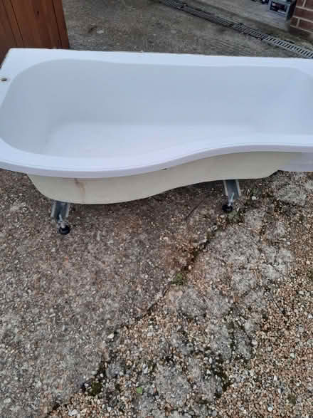 Photo of free Bath - P shape (Harley Shute TN38) #4