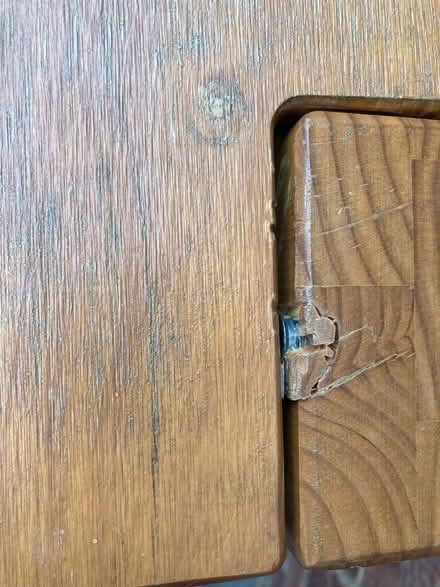 Photo of free Oak table (Howhlill Quarries HG2) #4