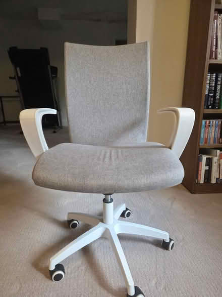 Photo of free Desk chair (McLean, Chesterbrook Woods) #1
