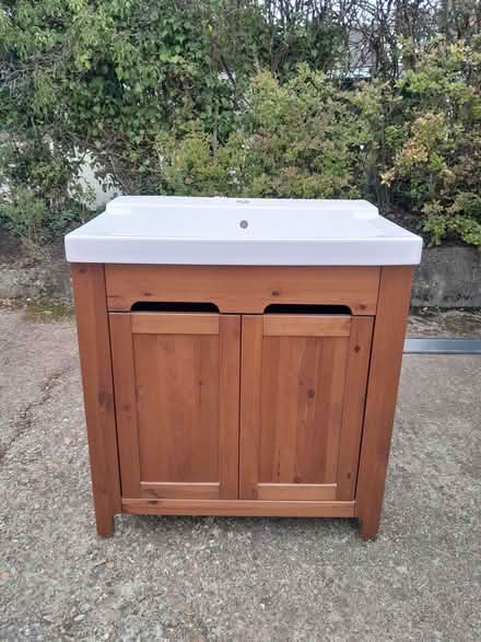 Photo of free Bathroom vanity unit with basin (Harley Shute TN38) #1