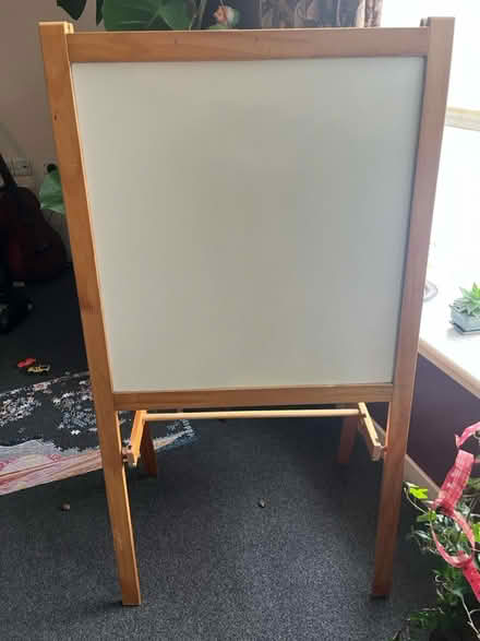 Photo of free Easel (Cannonmills EH7) #2