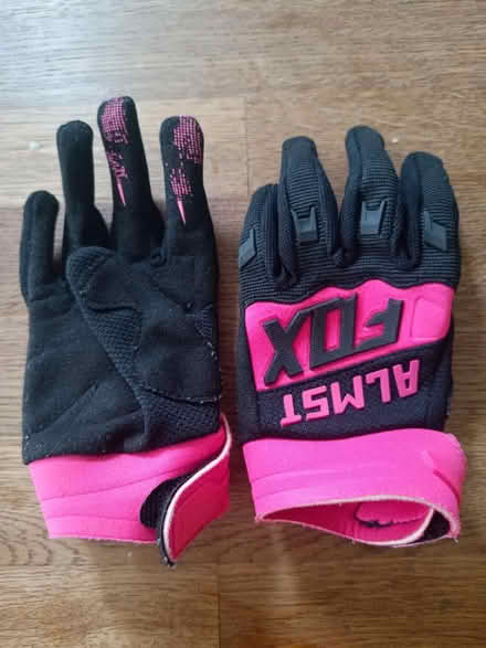 Photo of free Kids gloves XXS (Hayling Island PO11) #1