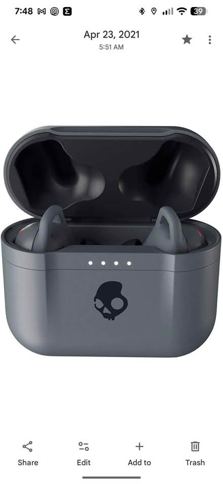 Photo of Skullcandy charger (8 Exeter Drive) #1