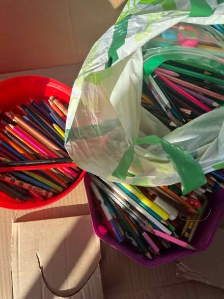 Photo of free Colouring pencils (CT10) #1