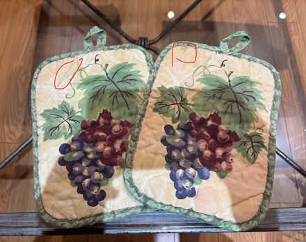 Photo of free Mediterranean potholders (Erin Mills&QEW) #1