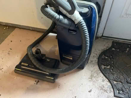 Photo of free Kenmore Vacuum (Upper Red Hook, NY) #1