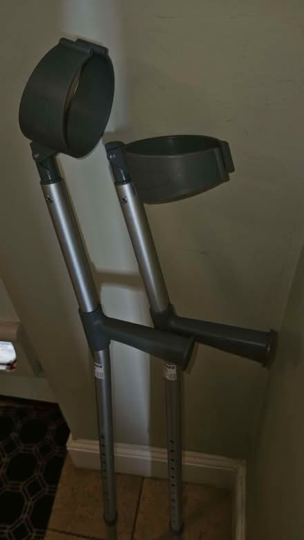 Photo of free Pair of crutches (Forest Hill OX33) #3