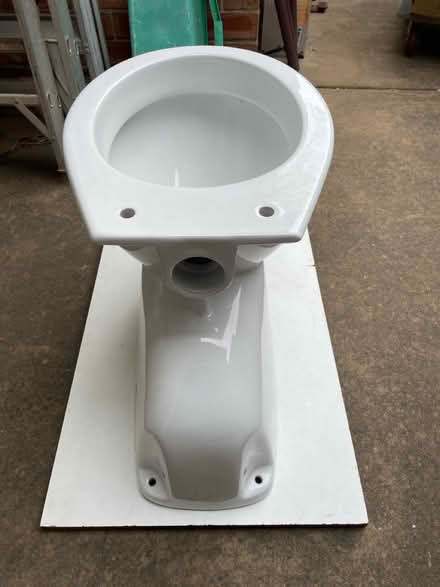 Photo of free White full surround WC pan (Davistown) #3