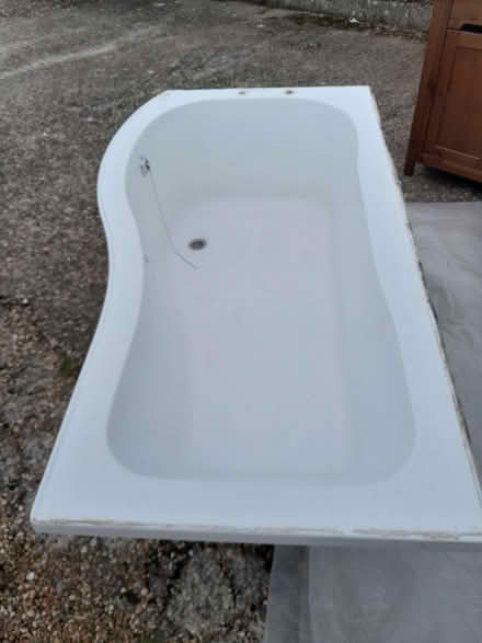 Photo of free Bath - P shape (Harley Shute TN38) #2