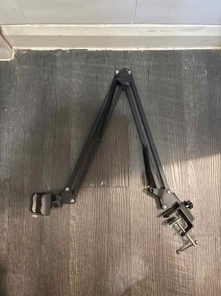 Photo of free Phone holder (SM5) #1