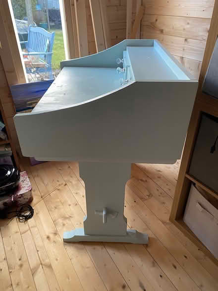 Photo of free desk (CT5) #1