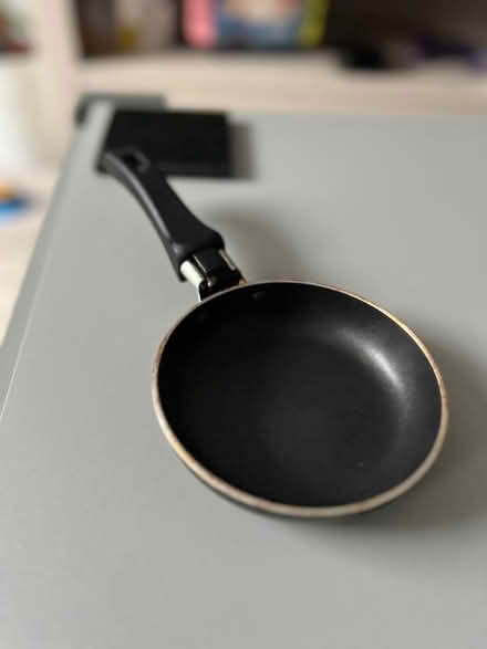 Photo of free Egg Pan (Abraham Heights LA1) #1