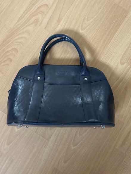 Photo of free Handbags (G42) #1