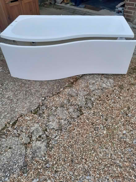 Photo of free Bath - P shape (Harley Shute TN38) #1