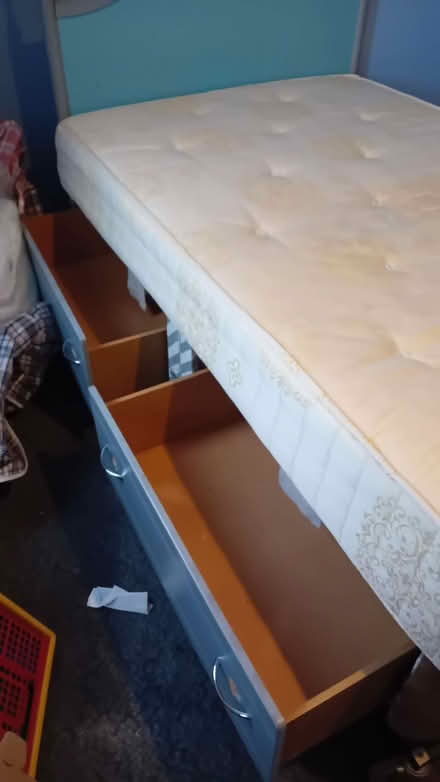 Photo of free 4 drawer divan bed and mattress (Homerton E9) #4