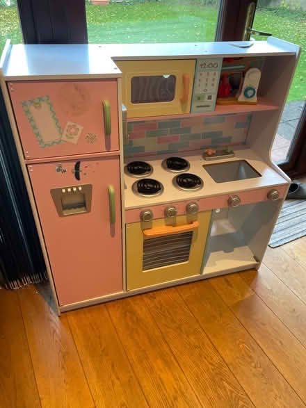 Photo of free Toy kitchen (Chesham HP5) #1