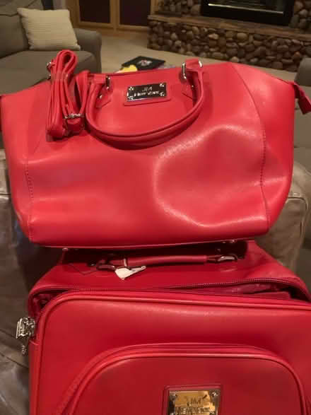 Photo of free suitcase and accessories (Lafayette) #2