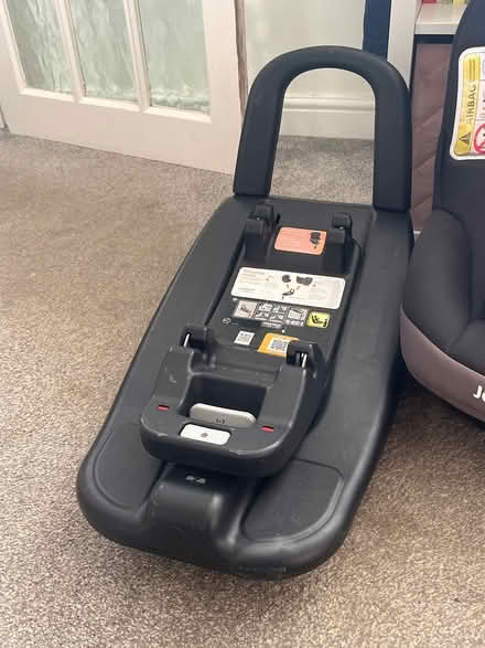 Photo of free Jole car seat & isofix base (Eastbourne BN237) #2